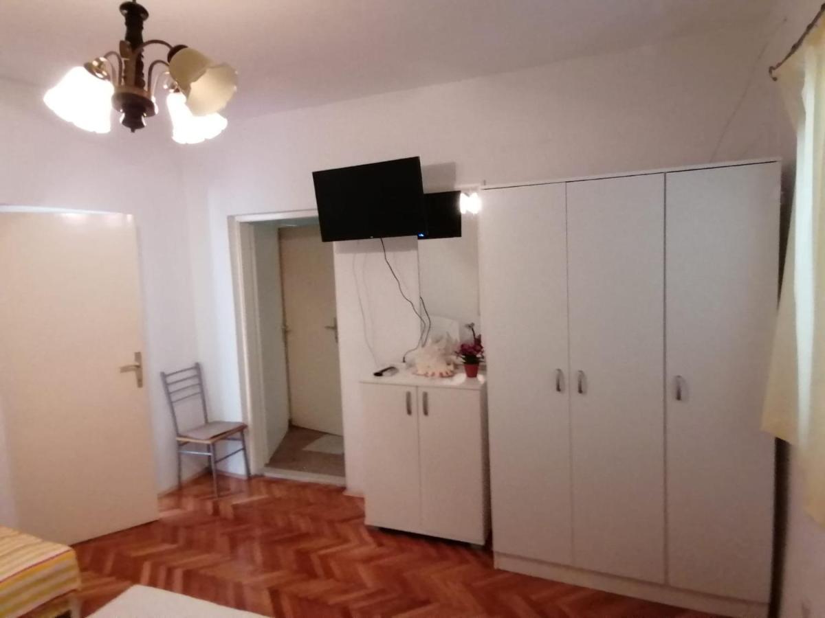 Apartments Piko2 Jelsa  Exterior foto